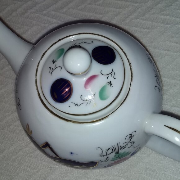 Fine Porcelain Cobalt Tea Pot. - Picture 4 of 6